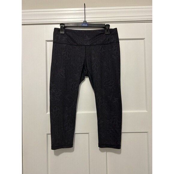 PrAna Leggings Women's Capri Floral Black Gray Pattern Size Large Crop Midrise - Picture 1 of 6